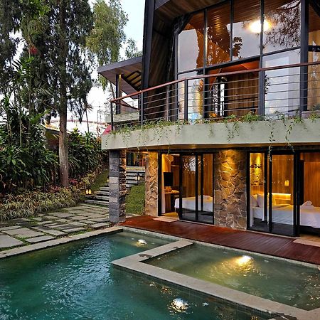 Villa 4-Br Klub Bunga No 4 Batu Malang Exterior foto